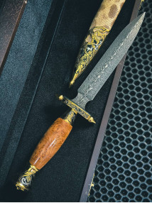 Корень Жизни, авторский кинжал