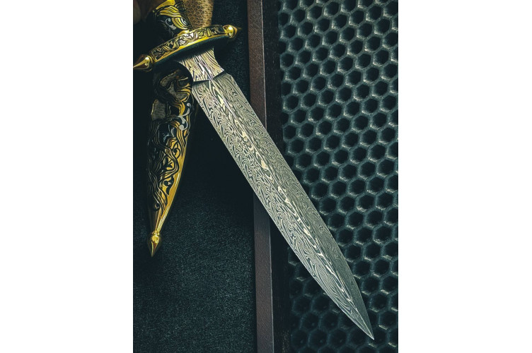 Корень Жизни, авторский кинжал