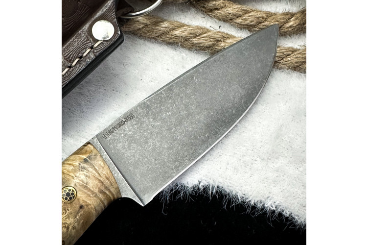 Нож Курум Люкс (110Х18М-ШД, стаб. карельская береза)