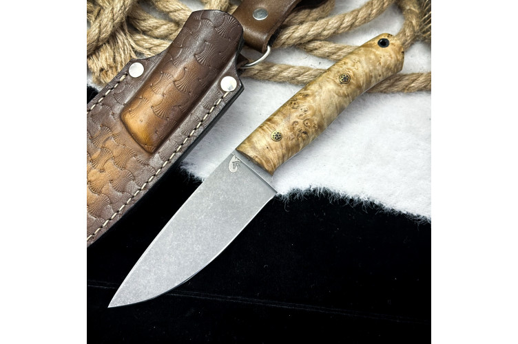 Нож Курум Люкс (110Х18М-ШД, стаб. карельская береза)